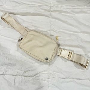 Lululemon Everywhere Belt Bag